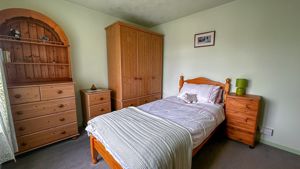 BEDROOM - click for photo gallery